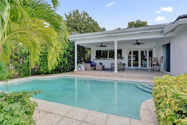 2427 Sea Island Drive, Fort Lauderdale, FL 33301