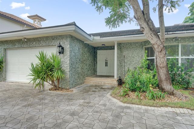 2427 Sea Island Drive, Fort Lauderdale, FL 33301