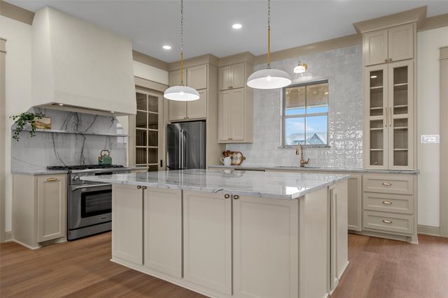 132 Water View Lane, Robinson, TX 76706
