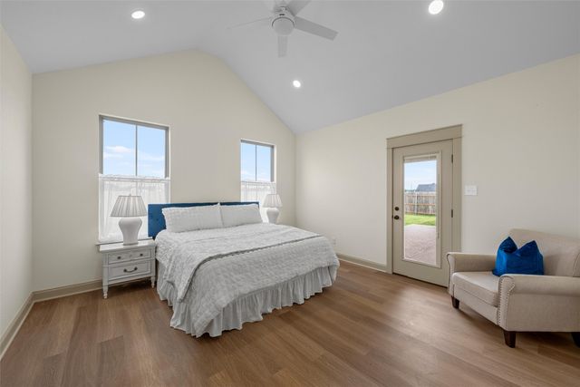 132 Water View Lane, Robinson, TX 76706