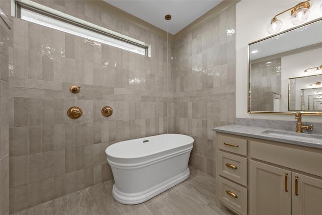 132 Water View Lane, Robinson, TX 76706