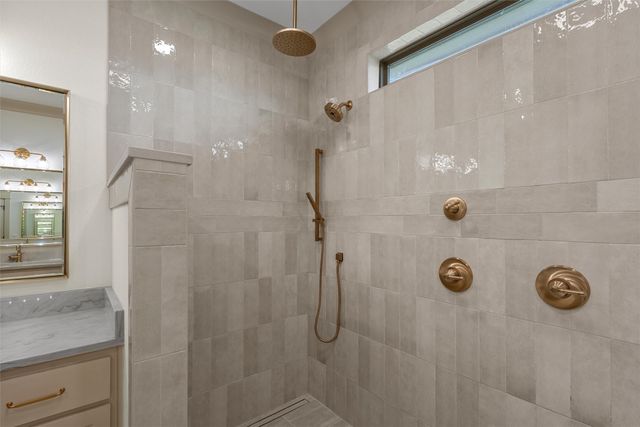 132 Water View Lane, Robinson, TX 76706