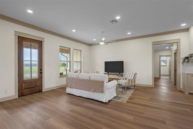 132 Water View Lane, Robinson, TX 76706