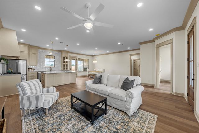 132 Water View Lane, Robinson, TX 76706