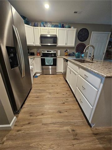 2 Illinois Drive, Linn Valley, KS 66040