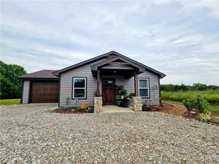 2 Illinois Drive, Linn Valley, KS 66040