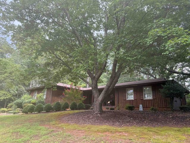 6370 Parris Bridge Road, Chesnee, SC 29323
