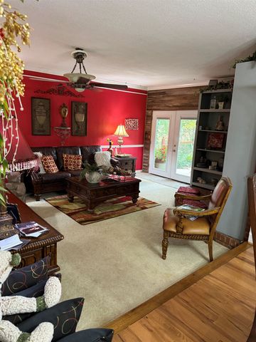 6370 Parris Bridge Road, Chesnee, SC 29323