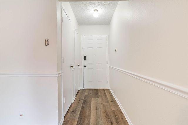 828 Lynne Lane, Burleson, TX 76028