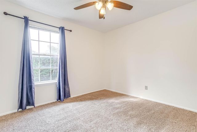 828 Lynne Lane, Burleson, TX 76028