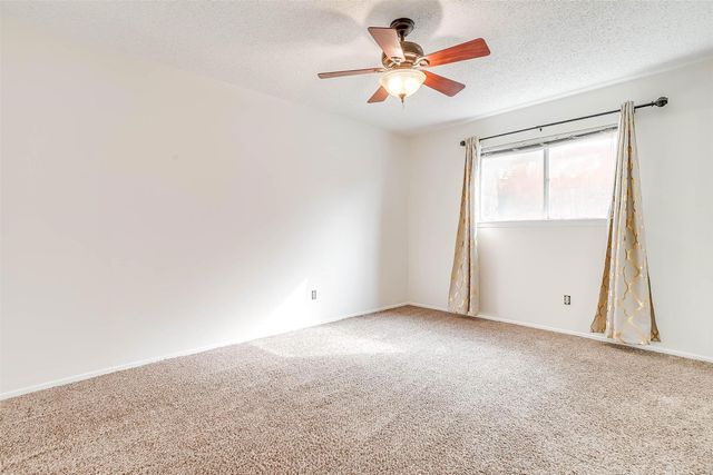 828 Lynne Lane, Burleson, TX 76028
