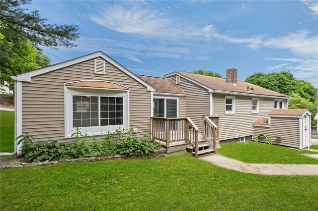 9 Emelia Street, Johnston, RI 02919