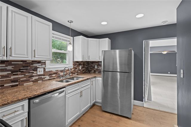 9 Emelia Street, Johnston, RI 02919