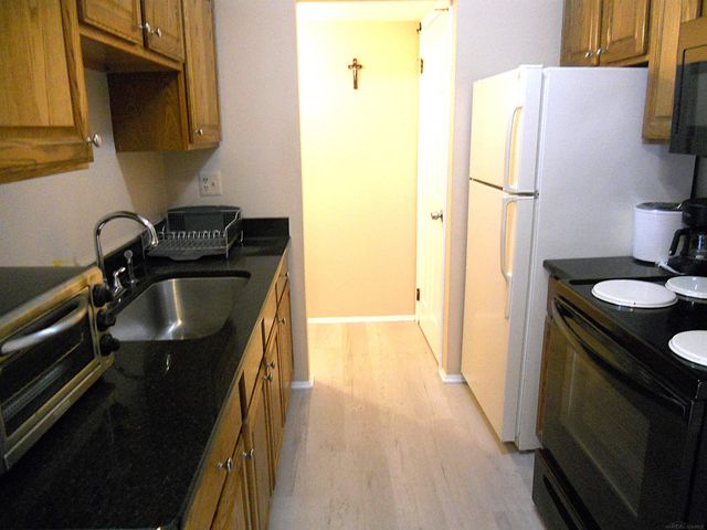 8206 FARNUM Avenue, Warren, MI 48093