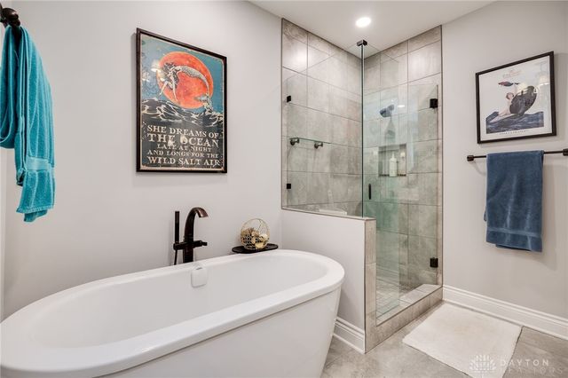 1437 Spanish Moss Way, Dayton, OH 45458
