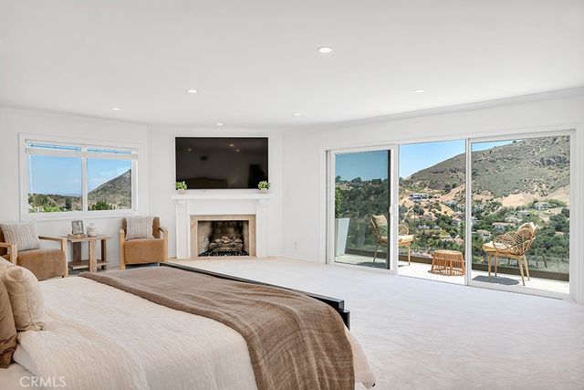 30 Stagecoach Road, Bell Canyon, CA 91307