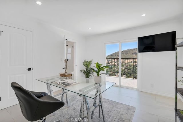 30 Stagecoach Road, Bell Canyon, CA 91307