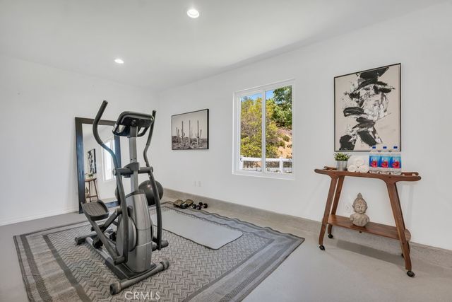 30 Stagecoach Road, Bell Canyon, CA 91307