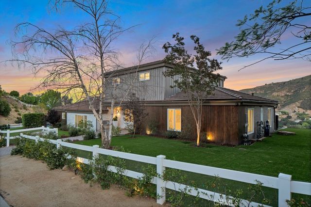 30 Stagecoach Road, Bell Canyon, CA 91307