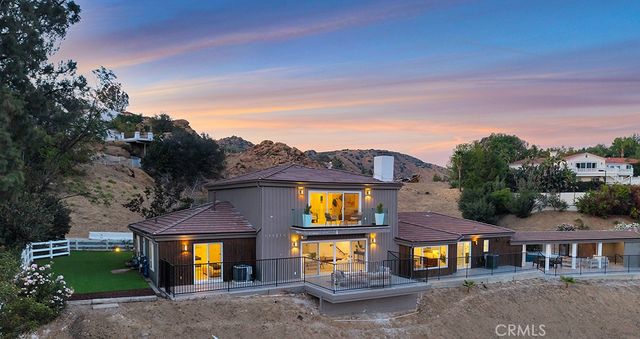 30 Stagecoach Road, Bell Canyon, CA 91307
