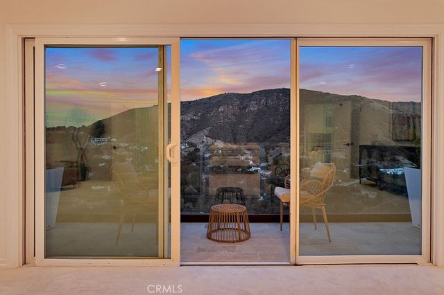 30 Stagecoach Road, Bell Canyon, CA 91307