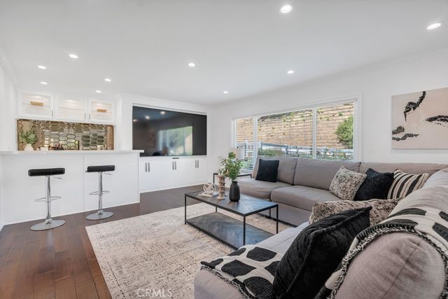 30 Stagecoach Road, Bell Canyon, CA 91307