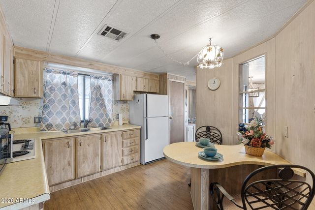 201 S GREENFIELD Road 84, Mesa, AZ 85206