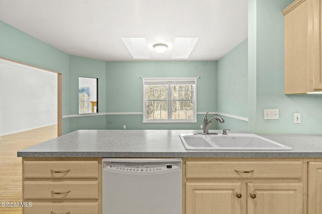 47 Oakmont Street, Niskayuna, NY 12309