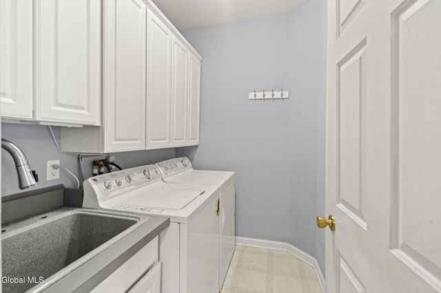 47 Oakmont Street, Niskayuna, NY 12309