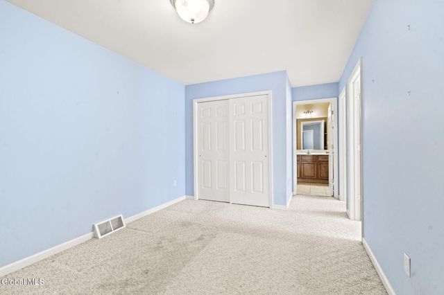 47 Oakmont Street, Niskayuna, NY 12309