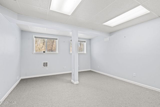 47 Oakmont Street, Niskayuna, NY 12309