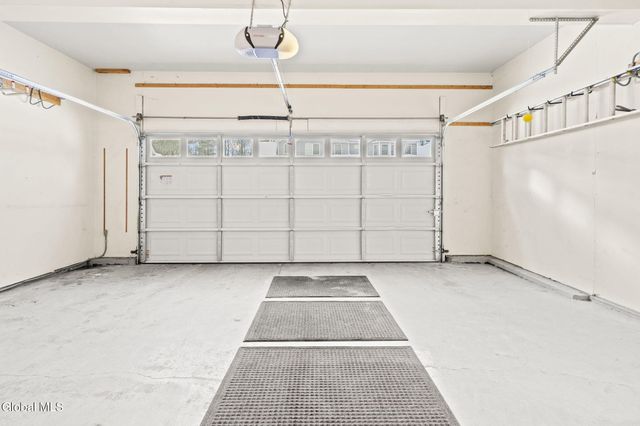 47 Oakmont Street, Niskayuna, NY 12309