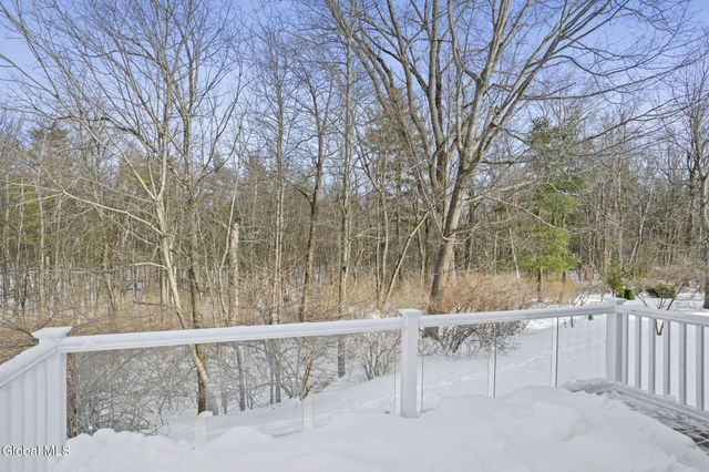 47 Oakmont Street, Niskayuna, NY 12309