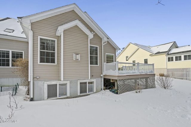 47 Oakmont Street, Niskayuna, NY 12309