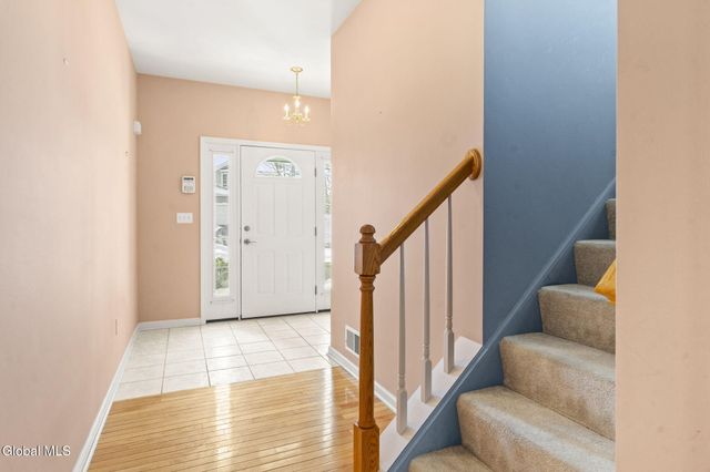 47 Oakmont Street, Niskayuna, NY 12309