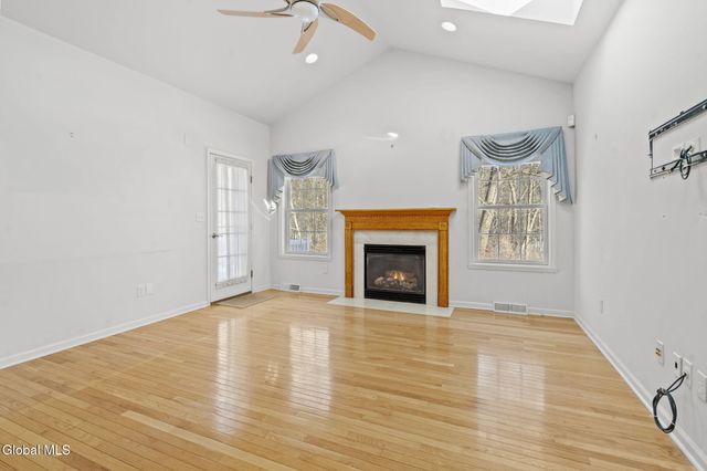 47 Oakmont Street, Niskayuna, NY 12309