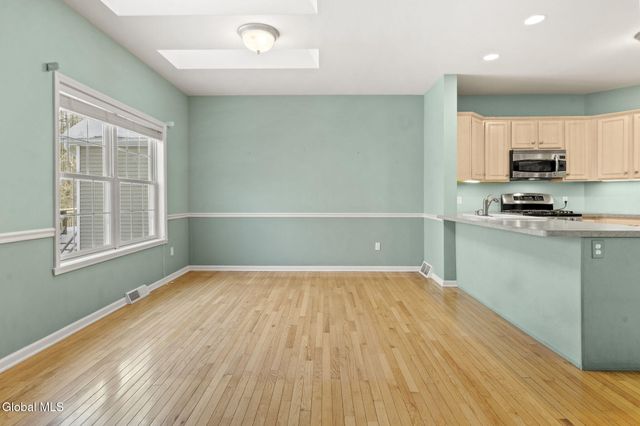 47 Oakmont Street, Niskayuna, NY 12309