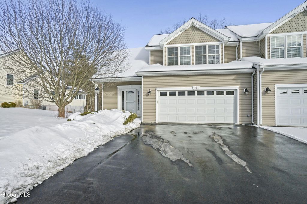 47 Oakmont Street, Niskayuna, NY 12309