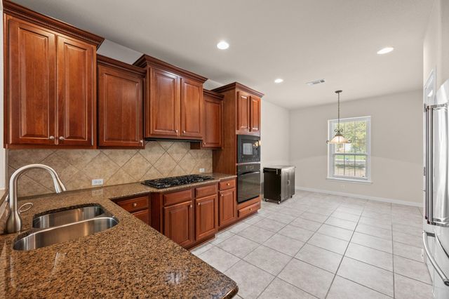 213 Fieldstone DR, Georgetown, TX 78633