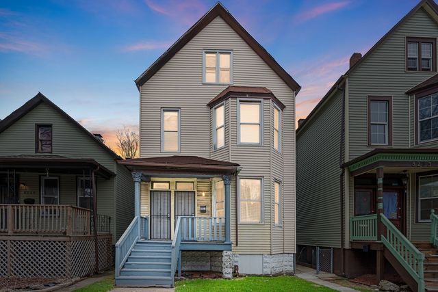 8231 S Coles Avenue, Chicago, IL 60617