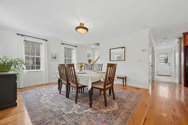 171 Whitins Rd, Sutton, MA 01590