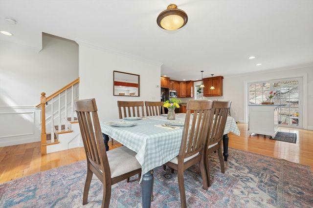 171 Whitins Rd, Sutton, MA 01590