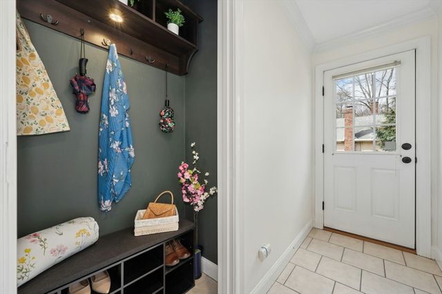 171 Whitins Rd, Sutton, MA 01590