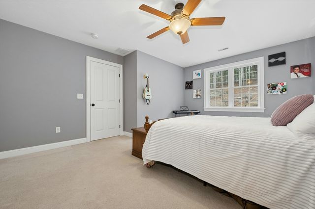 171 Whitins Rd, Sutton, MA 01590