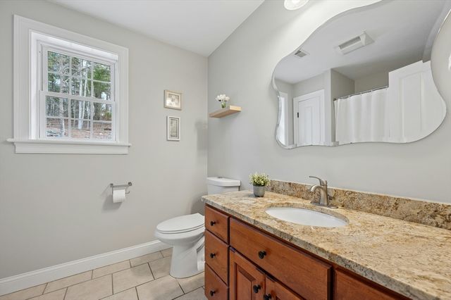 171 Whitins Rd, Sutton, MA 01590