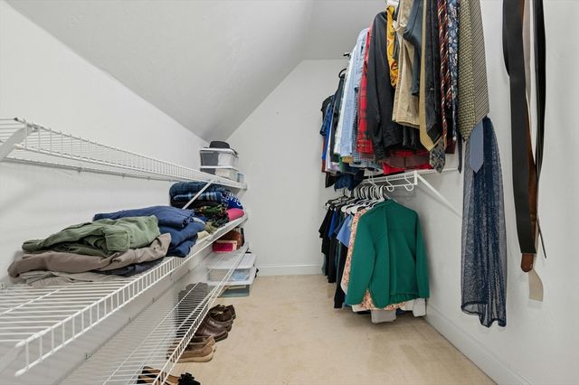 171 Whitins Rd, Sutton, MA 01590