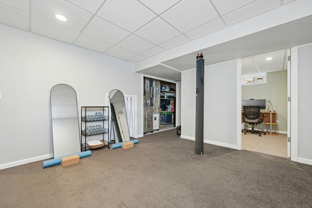 171 Whitins Rd, Sutton, MA 01590