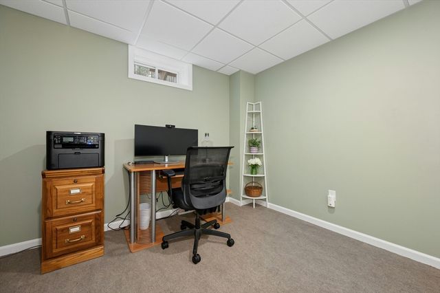 171 Whitins Rd, Sutton, MA 01590