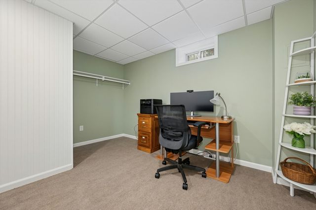 171 Whitins Rd, Sutton, MA 01590