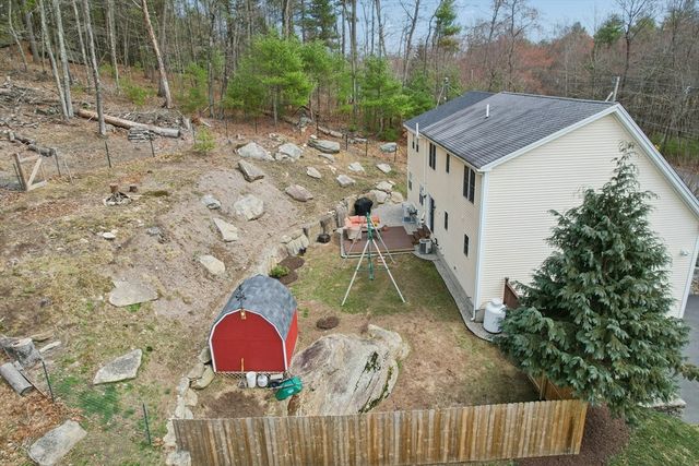 171 Whitins Rd, Sutton, MA 01590